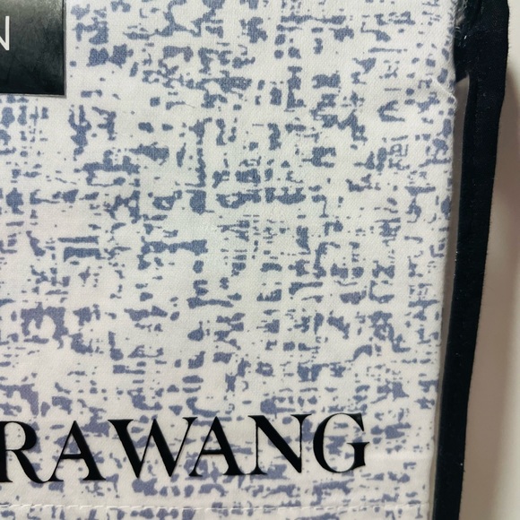 Vera Wang Set of 2 Luxurious Satin Weave Fragments Blue Queen Size Pillowcases - Picture 3 of 12